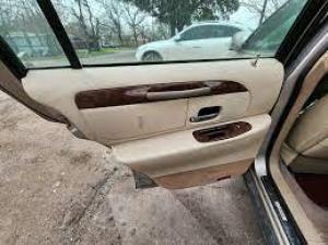 Venta de Puertas usadas y seminuevas de Lincoln Town Car