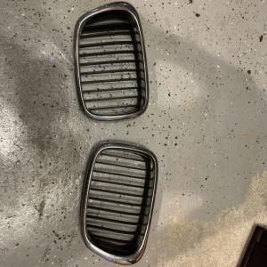 Venta de Parrillas originales de BMW 525I 528I y 530XI