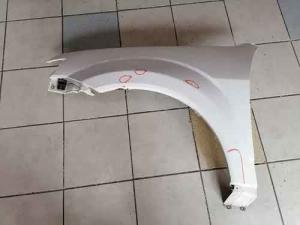 Salpicaderas originales para Isuzu Axiom
