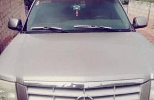 Busco parabrisas de Cadillac Escalade 2015