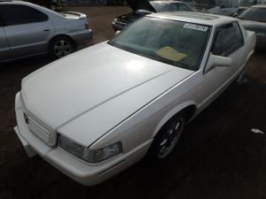 Venta de Salpicaderas Cadillac El Dorado.