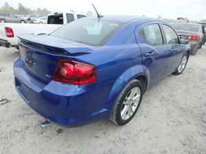 Venta de defensas para Dodge Avenger.