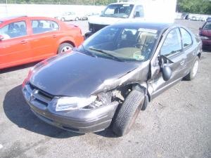Venta de autopartes y refacciones dodge stratus 2000.