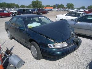 Venta de autopartes ford taurus 1995.