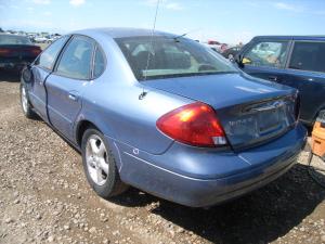 Venta de autopartes Ford taurus 2000.