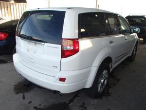 Venta de Vidrios Seminuevos para Isuzu Axiom.