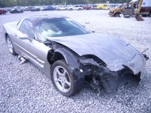 Venta de refacciones usadas Chevrolet corvette.