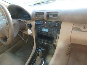 Estereos en Venta para Mercedes-Benz C220, C240 y C320.