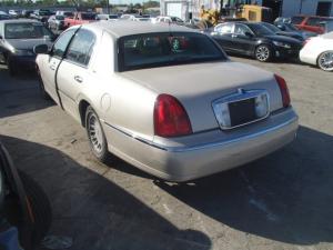 Micas o Calaveras Seminuevas para Lincoln Town Car.