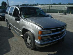 venta de accesorios y autopartes Chevrolet Tahoe 1999.