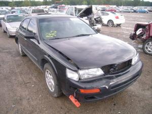 Venta de Motores y Transmisiones Nissan Maxima 1999.