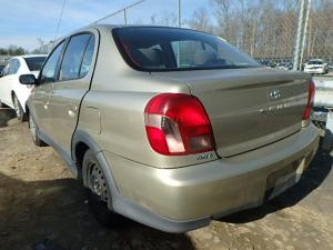 Venta de Salpicaderas Seminuevas Toyota Echo