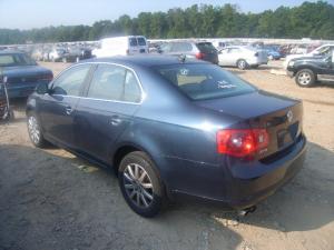Venta de Motores y Transmisiones Volkswagen Jetta 2000.