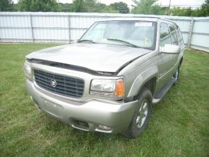 Venta de Accesorios y Partes de Colision Cadillac Escalade 2000.