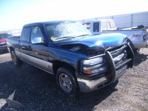 Venta de motores y partes de colision Chevrolet silverado 1999.