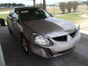 Venta de Motores y Autopartes Mitsubishi Diamante 2004.