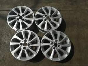 En Venta Rines seminuevos para Hyundai Accent