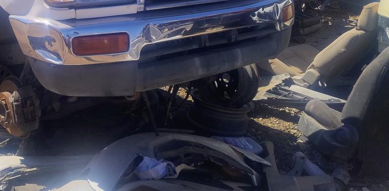 Venta de Salpicaderas Originales para Nissan Armada yonkes en mexico