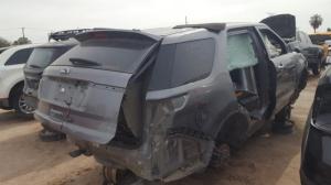 carro ford explorer gris