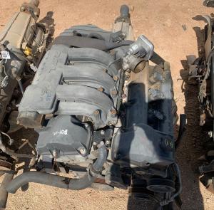 Venta de autopartes para BMW 128I 2009.