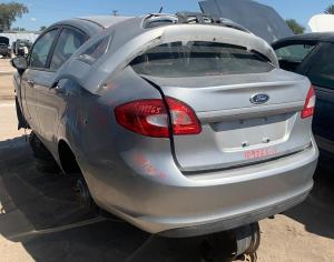 Venta de autopartes y refacciones dodge stratus 2000.