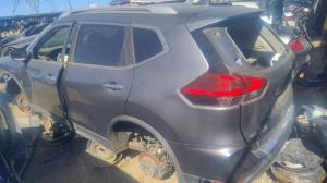 Venta de Repuestos y Accesorios para Nissan Titan 2005.