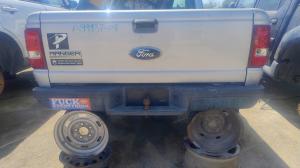 Venta de cajones para Ford.