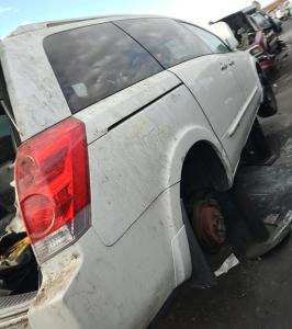 Necesito la cotización de las Puertas para Dodge Caravan