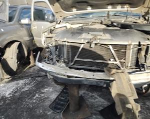 Me podrían cotizar el Radiador de Mitsubishi Outlander 2004