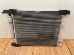 Venta de Condensadores seminuevos para Nissan Versa