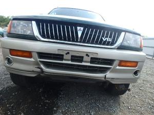 Venta de Marcos de Radiadores para Mitsubishi Montero 